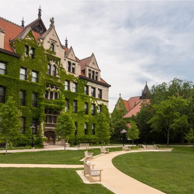 Chicagoi campus borostyánnal belepve